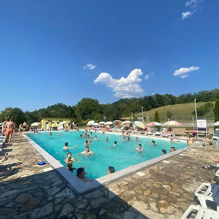 Forest Camp 住宿加早餐酒店 代斯波托瓦茨