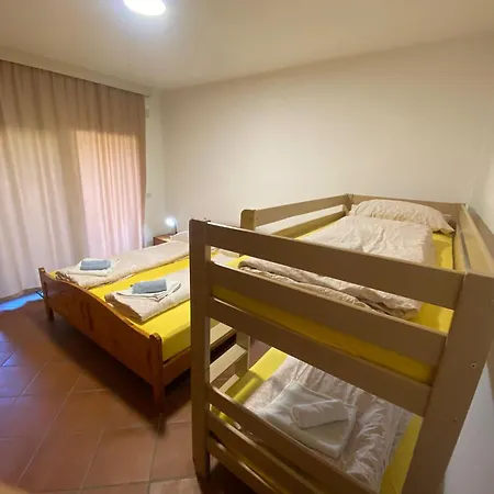 Forest Camp Bed & Breakfast *