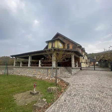 Forest Camp Bed & Breakfast *